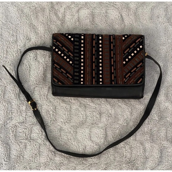 VTG Womens Black Medium Magnet Snap Boho Western Shoulder Strap Crossbody Purse - Picture 1 of 8